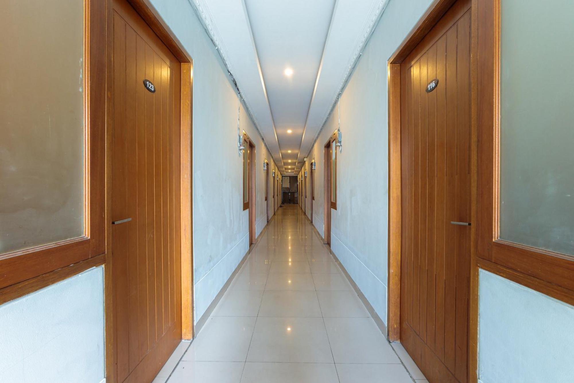 Oyo 1524 D' Paseban Hotel 2*