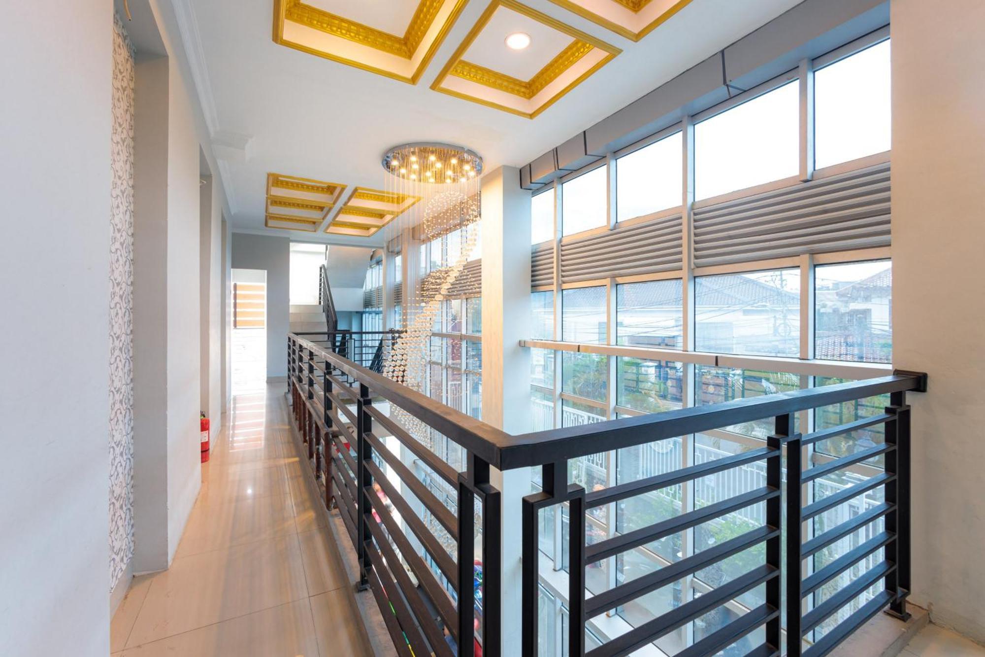 Oyo 1524 D' Paseban Hotel 2*